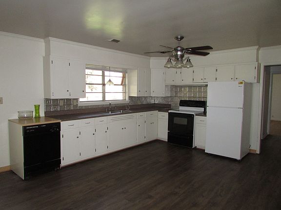 3rd image of 1104 N Porter St