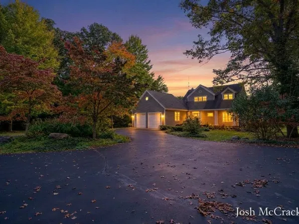 187 Foleys Grade Dr SE, Lowell, MI 49331