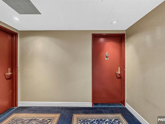 2nd image of 900 Palisade Ave APT 3D