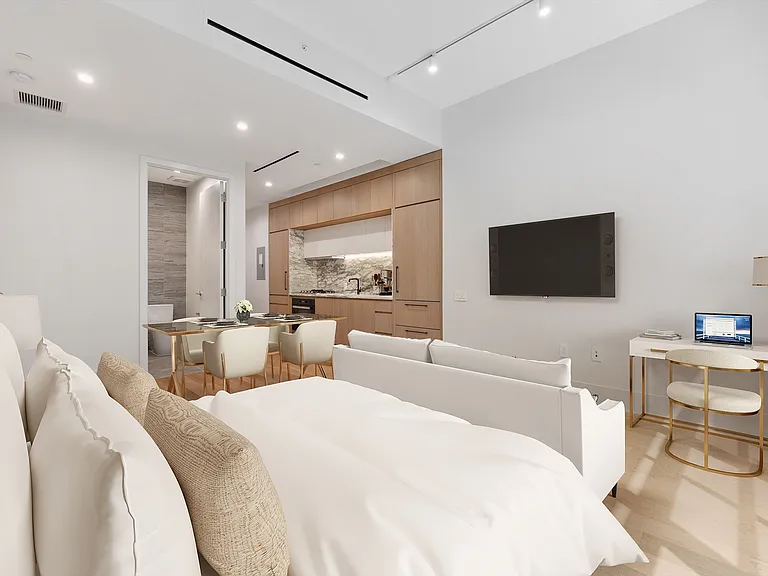 517 W 29th St #2C — Photo 4