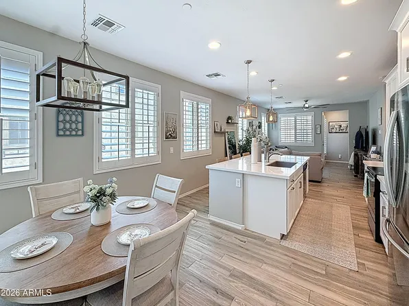 1686 E DOGWOOD Lane, Gilbert, AZ 85295