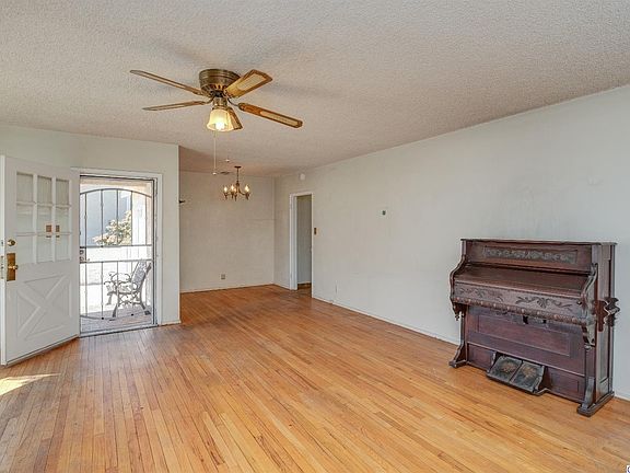 5th image of 10221 Odell Ave