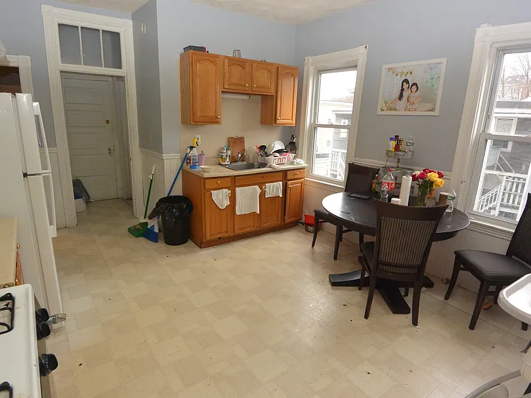 10 Brackett St — Photo 2