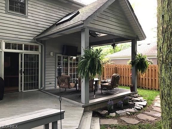 5th image of 28637 Laughlin Ln