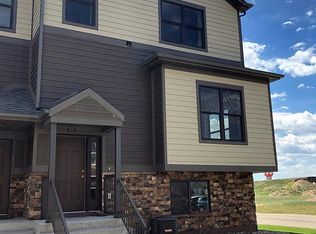 2945 8th St NW, Minot, ND 58703