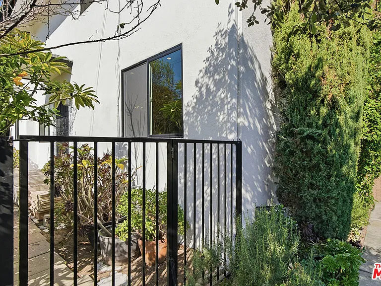 1301 Angelus Ave — Photo 6