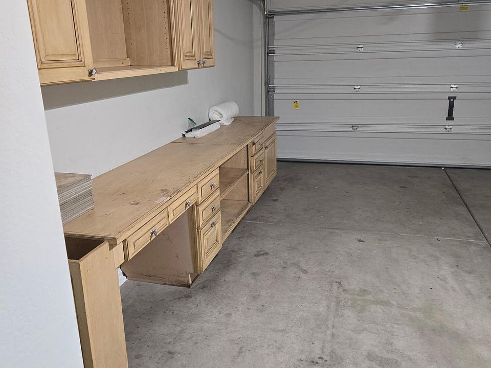 1st image of 1377 E Pryor Rd