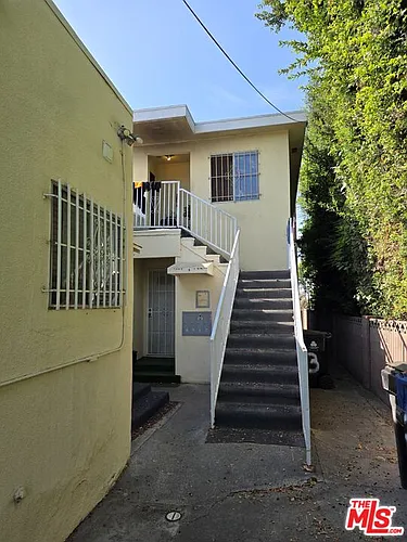 754 E 84th Pl #4 Photo 1