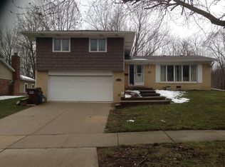 15144 Chestnut Ln, Oak Forest, IL 60452