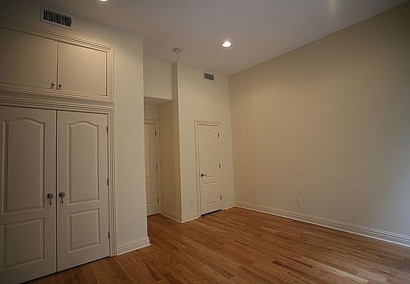 3rd image of 212 E 35th St #5