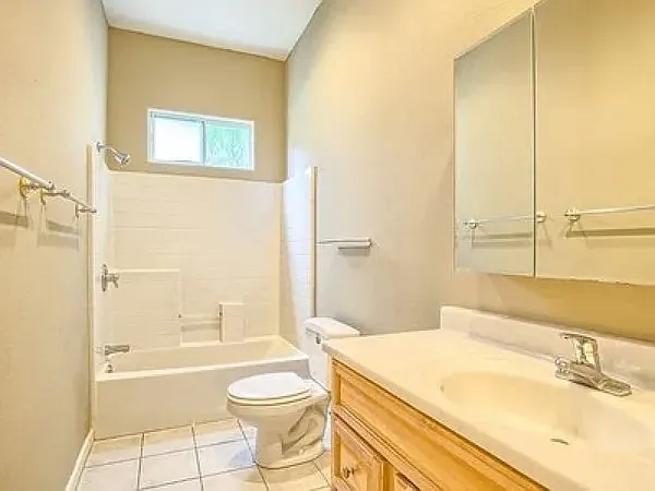 28426 Sandhurst Way — Photo 15
