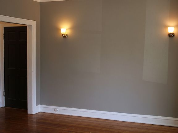 4th image of 7842 S Cregier Ave