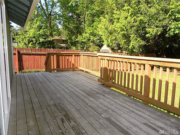 2nd image of 7184 Sheffield Ct NE