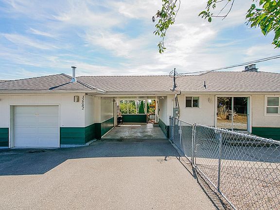3rd image of 32582 Fleming Ave