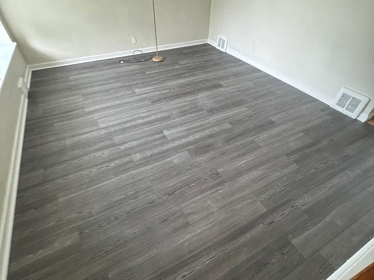 31 Addison Ave — Photo 2