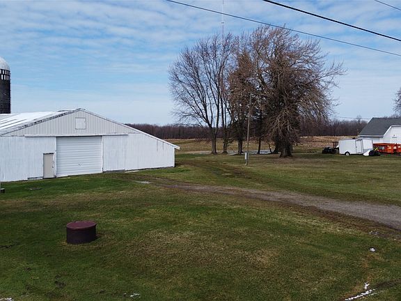 5th image of 1840 Donation Rd