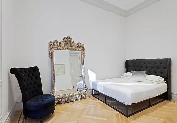 5th image of 205 W 57th St APT 10DD