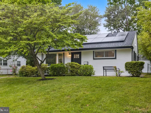 319 E Rudderow Ave, Maple Shade, NJ 08052