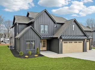 24 Rocking Wood Dr, Auburn, GA 30011