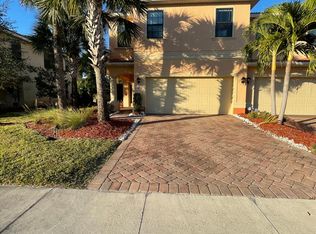 15394 Summit Place Cir, Naples, FL 34119