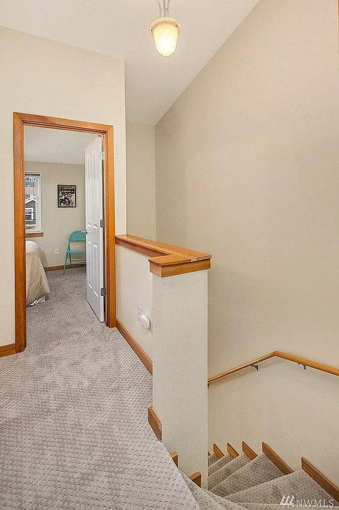 4533 40th Ave SW — Photo 1
