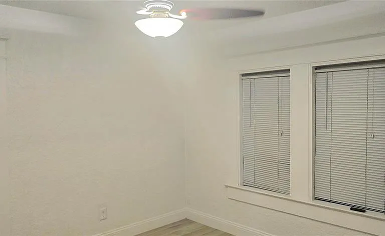1313 Catherine St — Photo 20