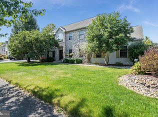 1560 Willow Dr, Easton, PA 18040