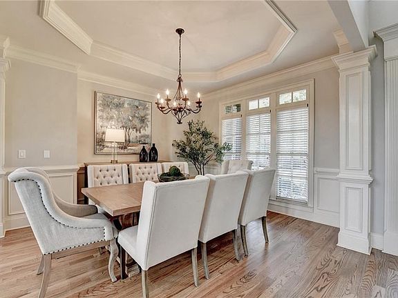 3rd image of 3487 Binghurst Rd
