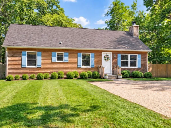 278 Three Mile Harbor Hog Creek Rd, East Hampton, NY 11937