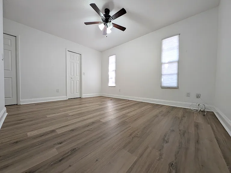 705 N Himes Ave — Photo 24