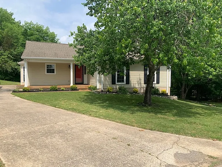 720 Eugenia Ct — Photo 1