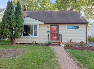 121 W Park Dr, Lombard, IL