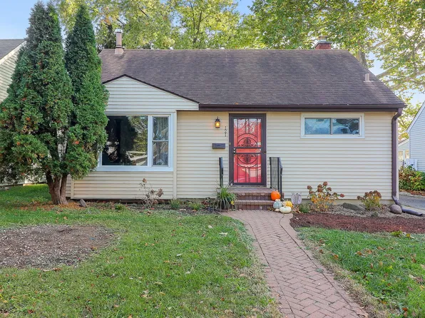 121 W Park Dr, Lombard, IL 60148