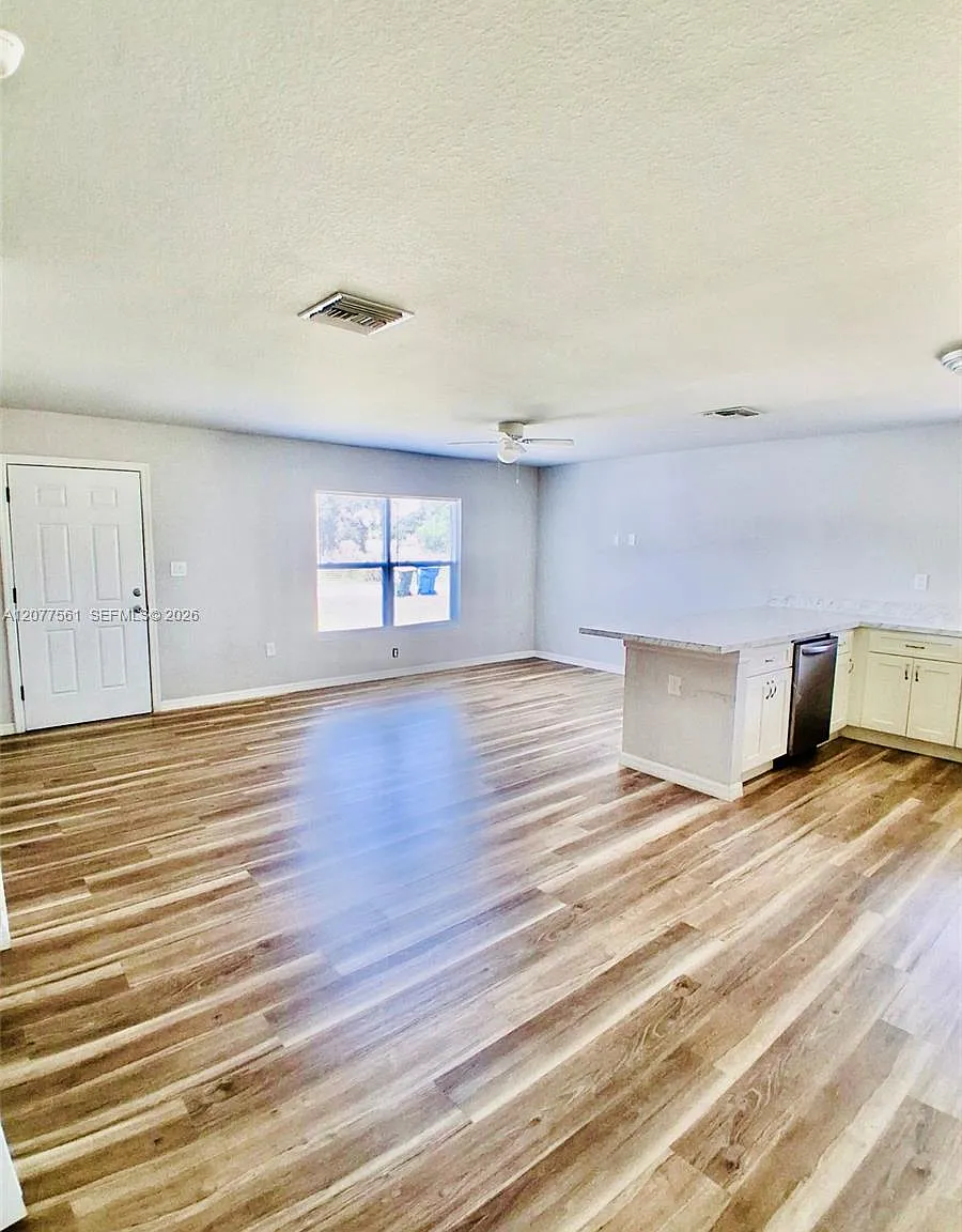 3 bed, 2.0 bath, $1,490 — Photo 3