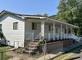 98 Bridge St, Wayne, WV 25570