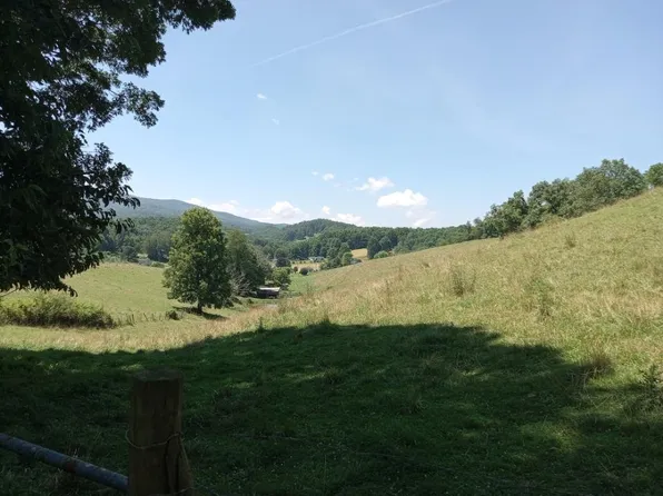 Knight Rd, Rural Retreat, VA 24368