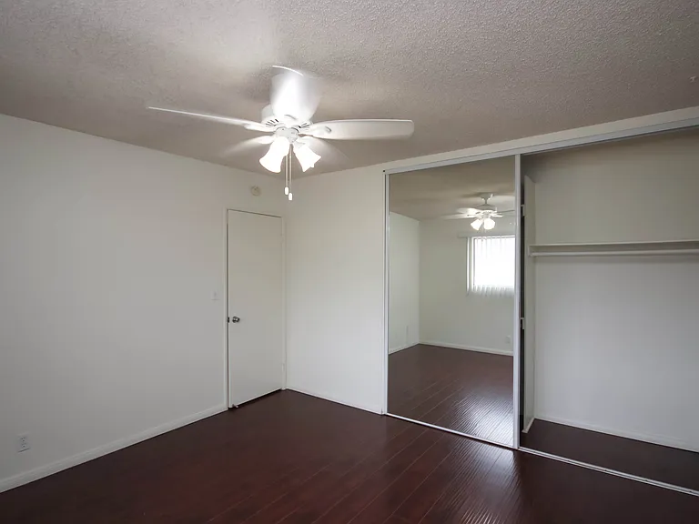 3010 Montrose Ave #28 — Photo 13