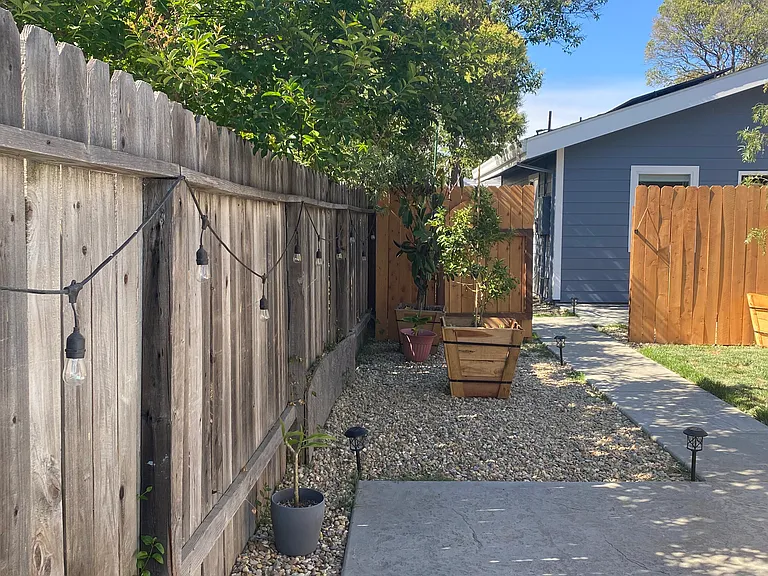 5431 9th Ave — Photo 3