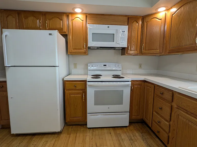 1516 Main St #6 — Photo 6
