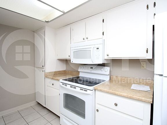 3rd image of 10444 N 69th St APT 223