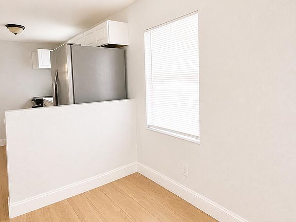 4th image of 324 SW 8TH Street