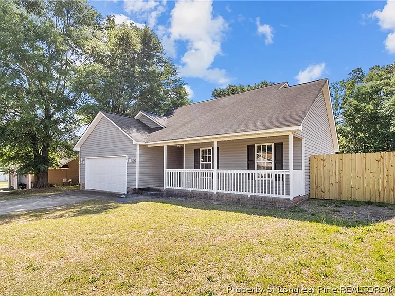 124 Hosta Dr — Photo 2