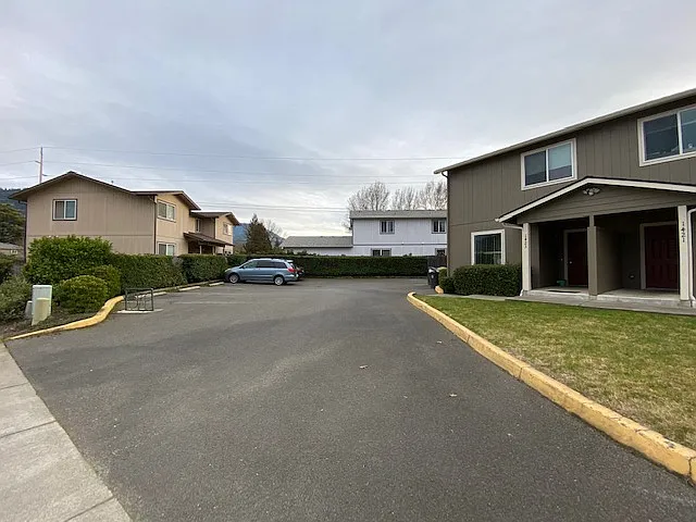 1423 SE M St — Photo 16