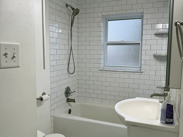 346 W Church Rd — Photo 9