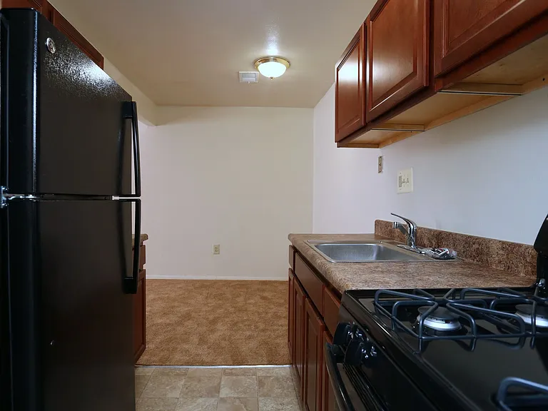 1275 Kitmore Rd — Photo 4
