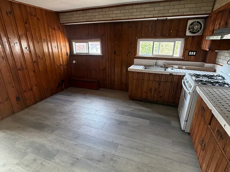 849 W Lincoln St — Photo 2