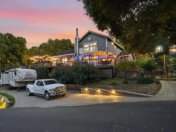 17200 Holiday Dr, Morgan Hill, CA 95037