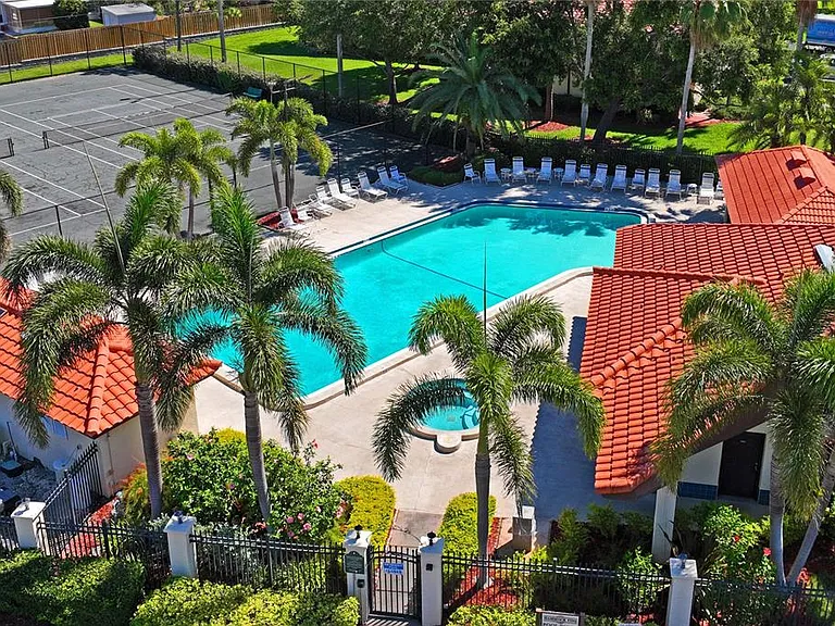305 Hammock Pine Blvd #305 — Photo 31