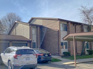 33619 Pondview Cir #90, Livonia, MI 48152