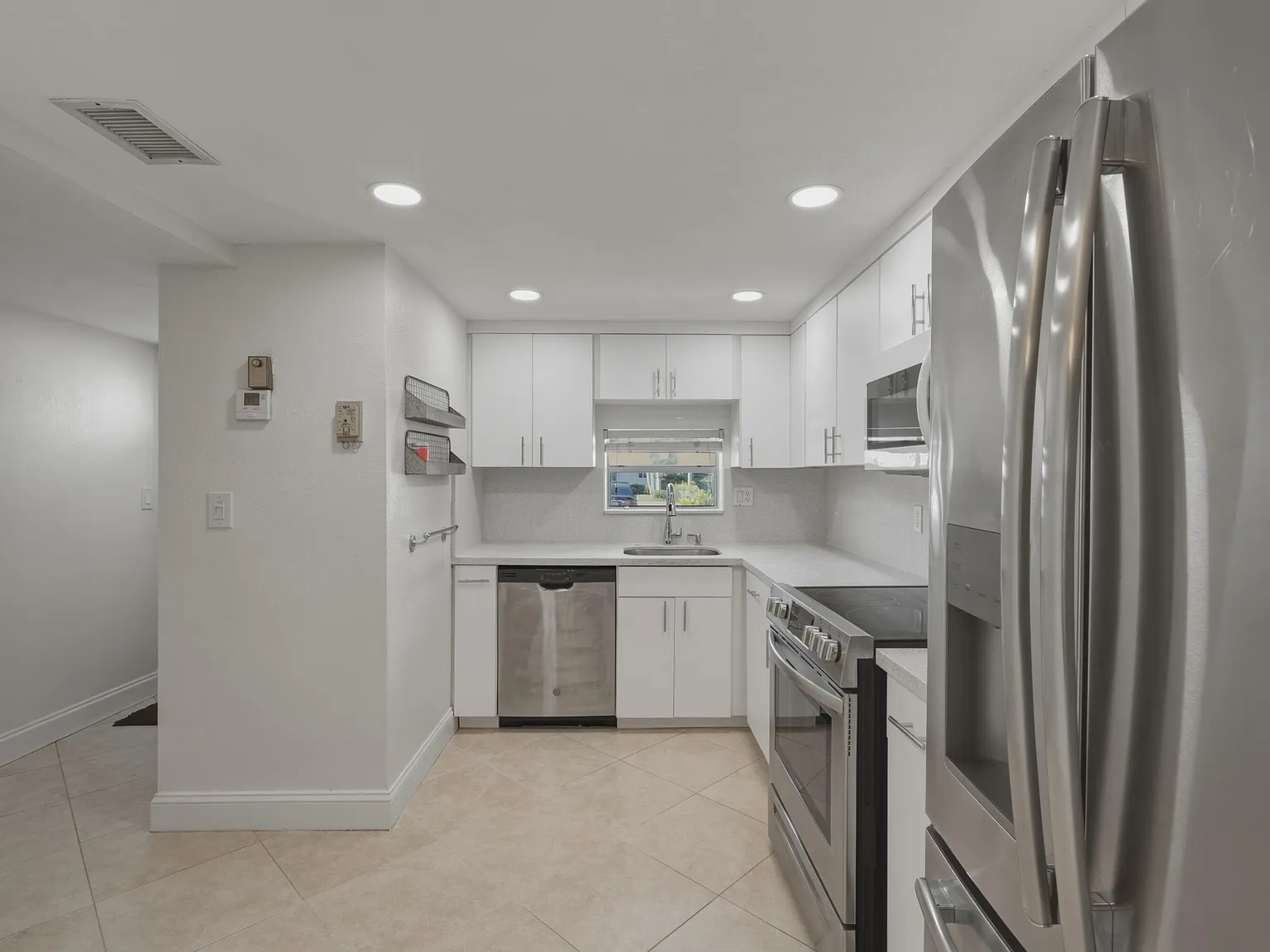 2 bed, 2.0 bath, 1170 sqft, $1,800 — Photo 1